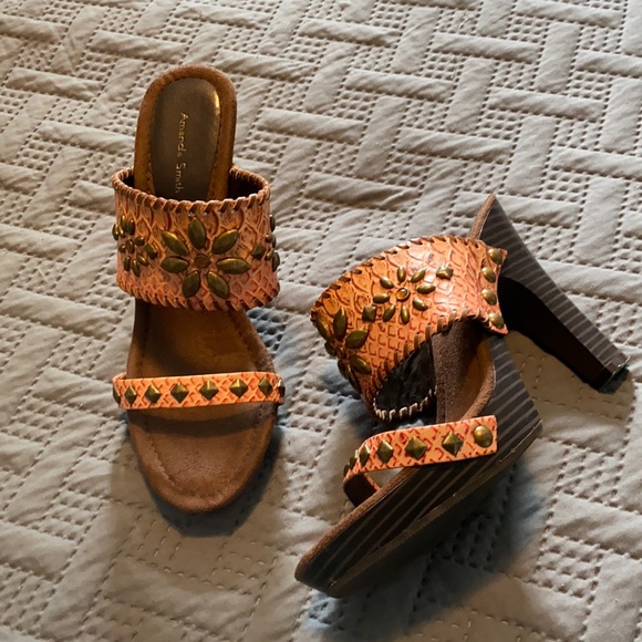 Amanda Smith Shoes - Amanda Smith : Boho Slip On Heels - 6.5